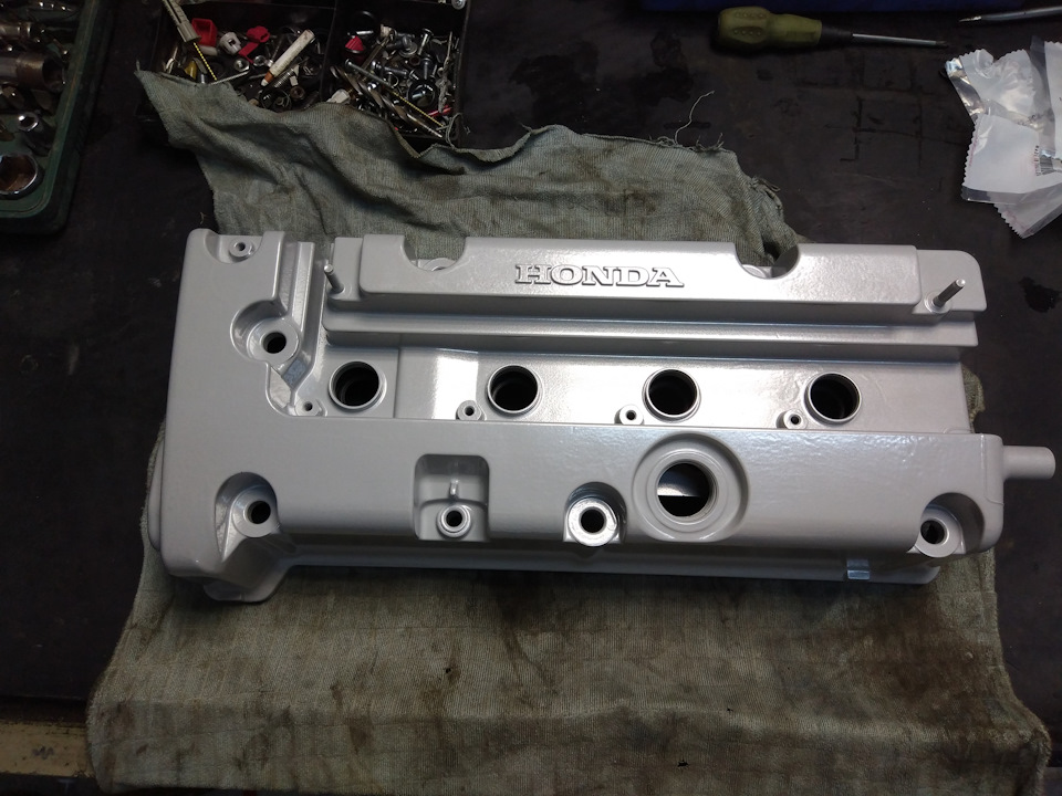 Клапанная крышка хонда срв 3. Болты клапанной крышки honda crv 2 поколение. Крышка клапанов хонда срв рд1. 4 клапанная крышка. Honda cr-v rd1 прокладка клапанной крышки.