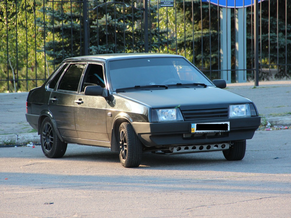 Ваз 21099 фото. Биты Лада 21099. Lada 21099 cyracy. ВАЗ 21099 обзор видео.