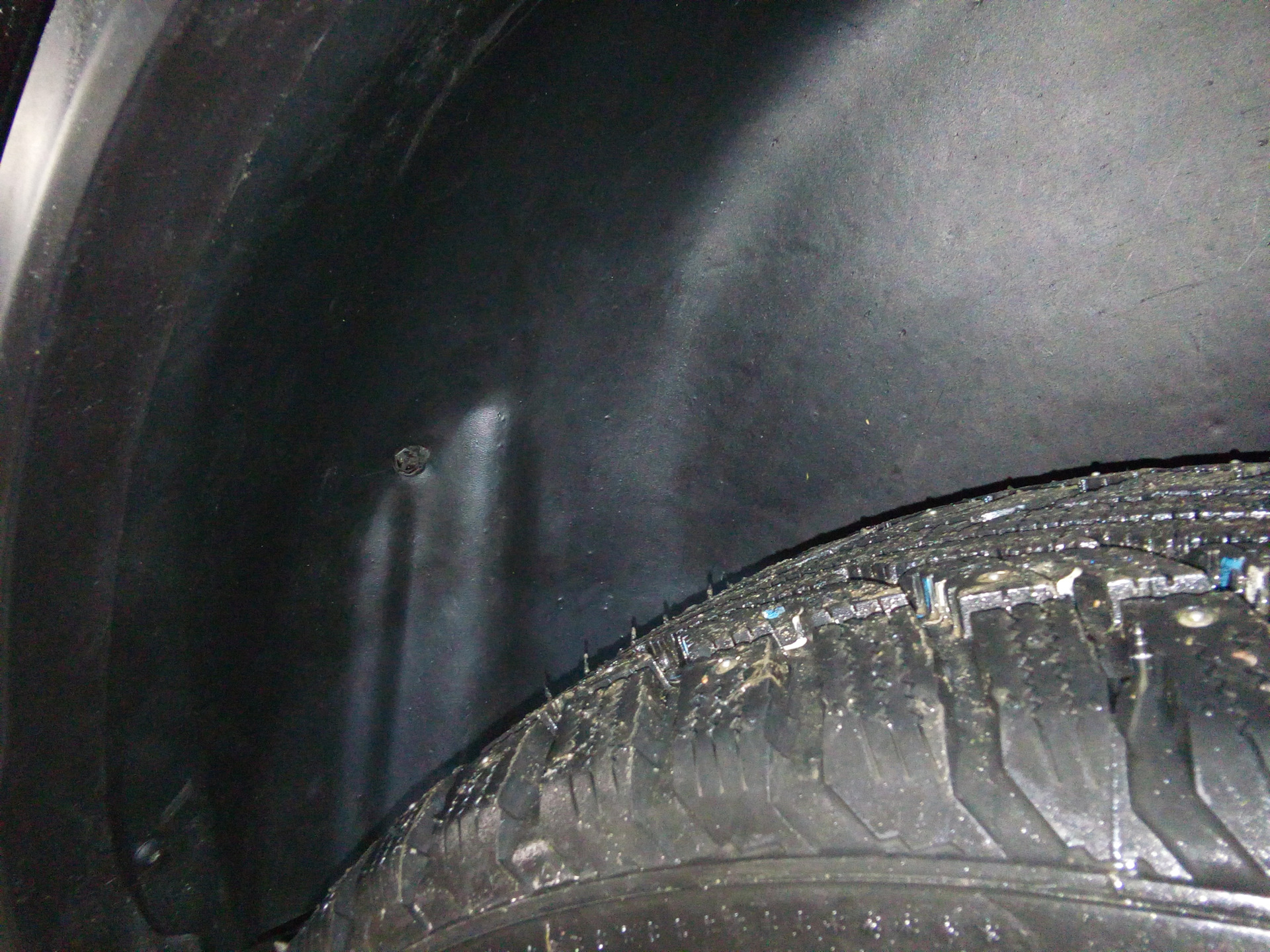 Снятие переднего подкрылка приора 2. Подкрылки sailing на volvo xc60. Ford focus 2006 подкрылки. Ремонтные подкрылки ваз. Минусы подкрылок.