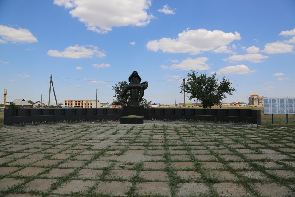 Погода в калмыкии село троицкое. Троицкое Калмыкия. Село Троицкое Республика Калмыкия. Село Троицкое Элиста. Село Троицкое Калмыкия достопримечательности.