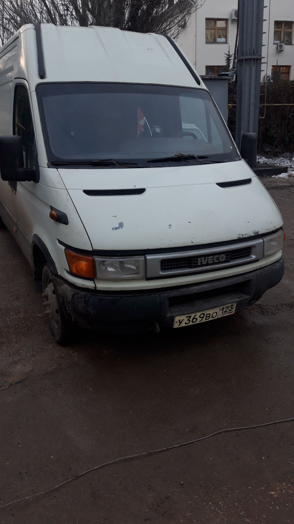 Чем заклеить бак? — Iveco Daily (3G), 2,8 л, 2001 года | поломка | DRIVE2