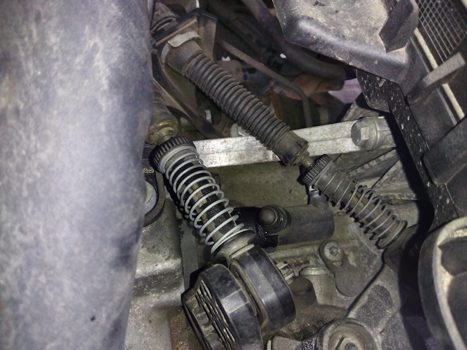 РЕГУЛИРОВКА КУЛИСЫ — Volkswagen Touran (1G), 1,6 л, 2015 года | своими ...