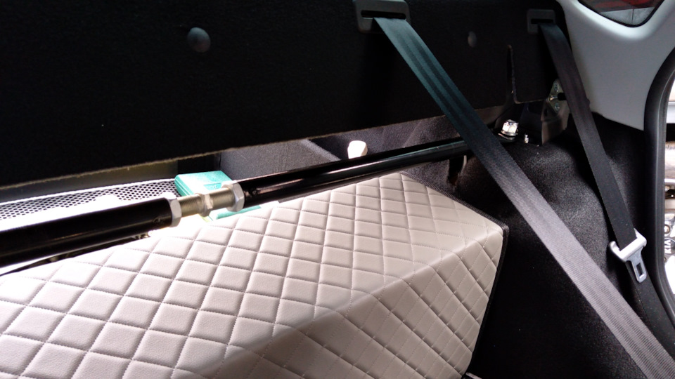 Установка задней распорки, замена клапана абсорбера. — Lada Гранта (2G ...