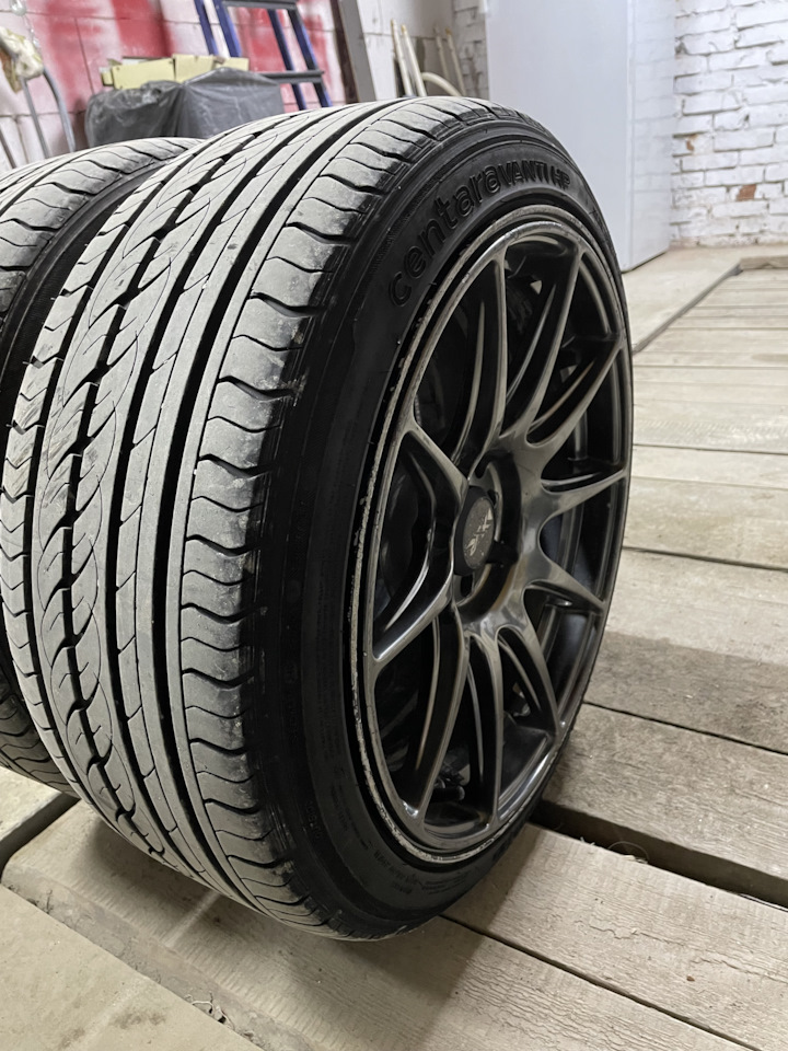 Шины летние 205/45 R17, литые диски 8,5Jx17 ET25 4x100 на Mitsubishi ...