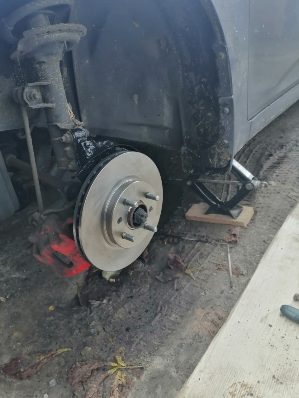 Замена передних тормозных дисков и колодок — Hyundai Solaris, 1,4 л ...