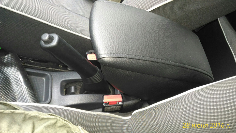 Подлокотник для Логана — Renault Logan (1G), 1,6 л, 2012 года ...