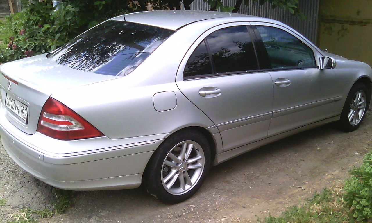 Mercedes Benz w203 зад