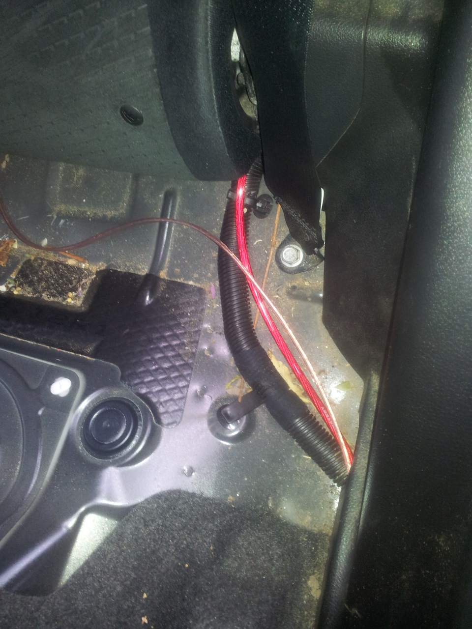 ПОДКЛЮЧЕНИЕ АКТИВНОГО САБА К ШТАТНОЙ СИСТЕМЕ — DRIVE2