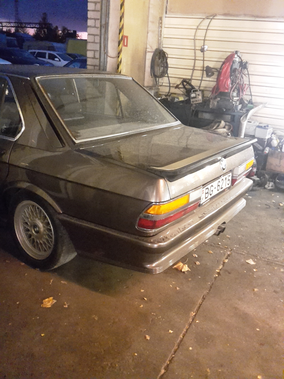 М спойлер на крышку багажника — BMW 5 series (E28), 3,5 л, 1983 года ...