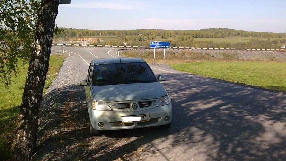 рено логан нет зарядки горит лампочка