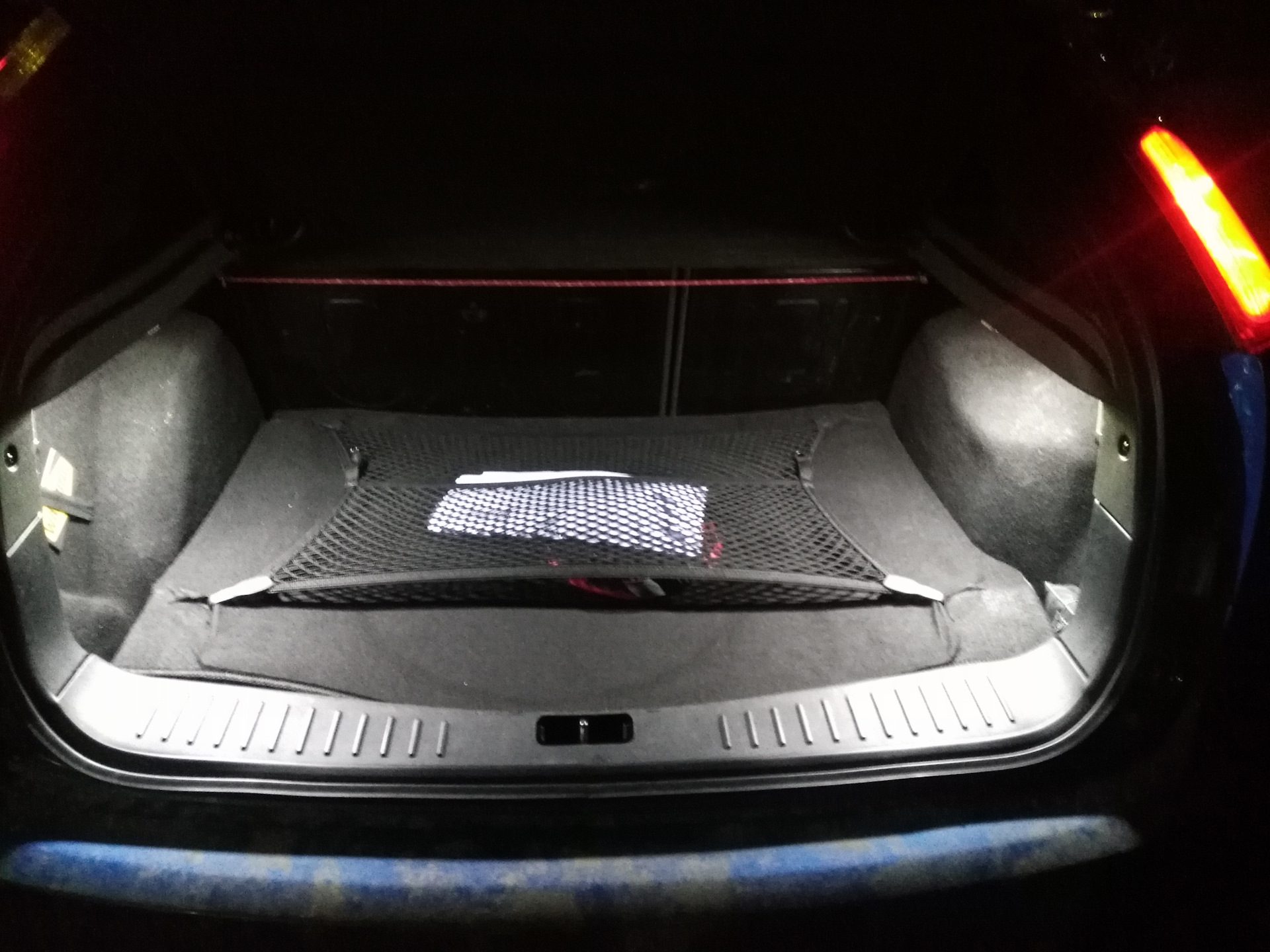 Подсветка багажника фокус