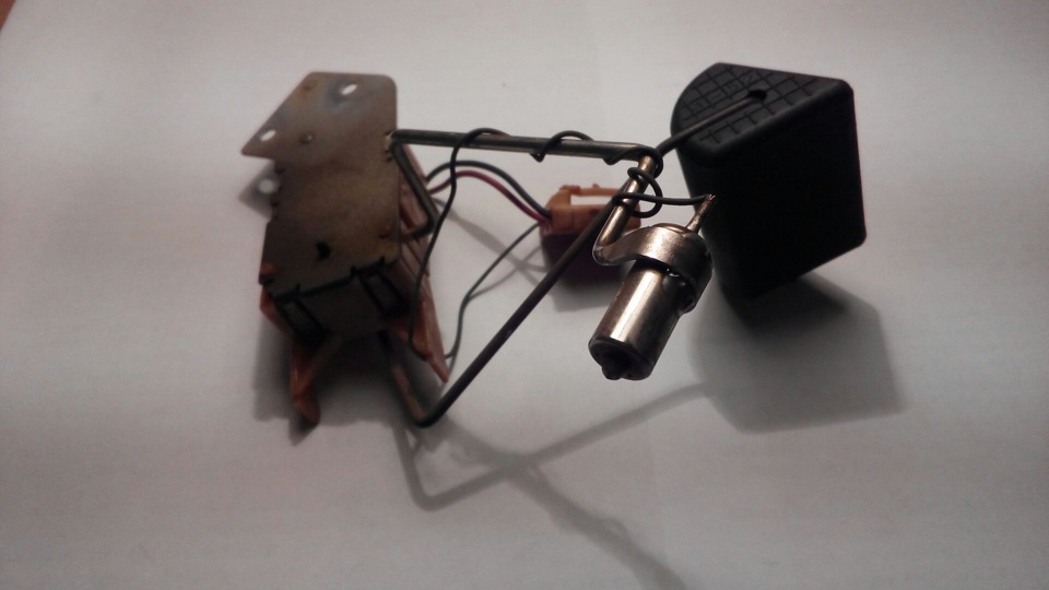 Замена терморезистора на минимальном уровне топлива (в баке) — Toyota ...