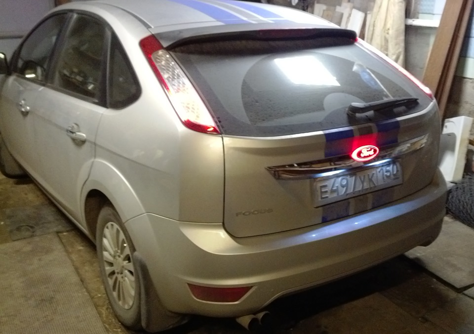 Подсветка значка — Ford Focus Hatchback II, 1,6 л, 2008 года ...