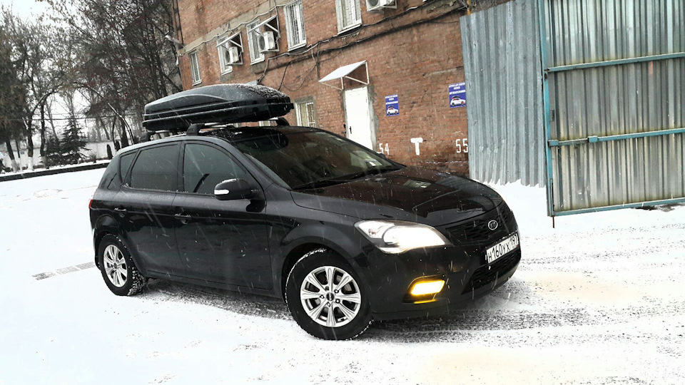 Автобокс Hakr 320 — KIA Ceed (1G), 1,6 л, 2012 года | путешествие | DRIVE2