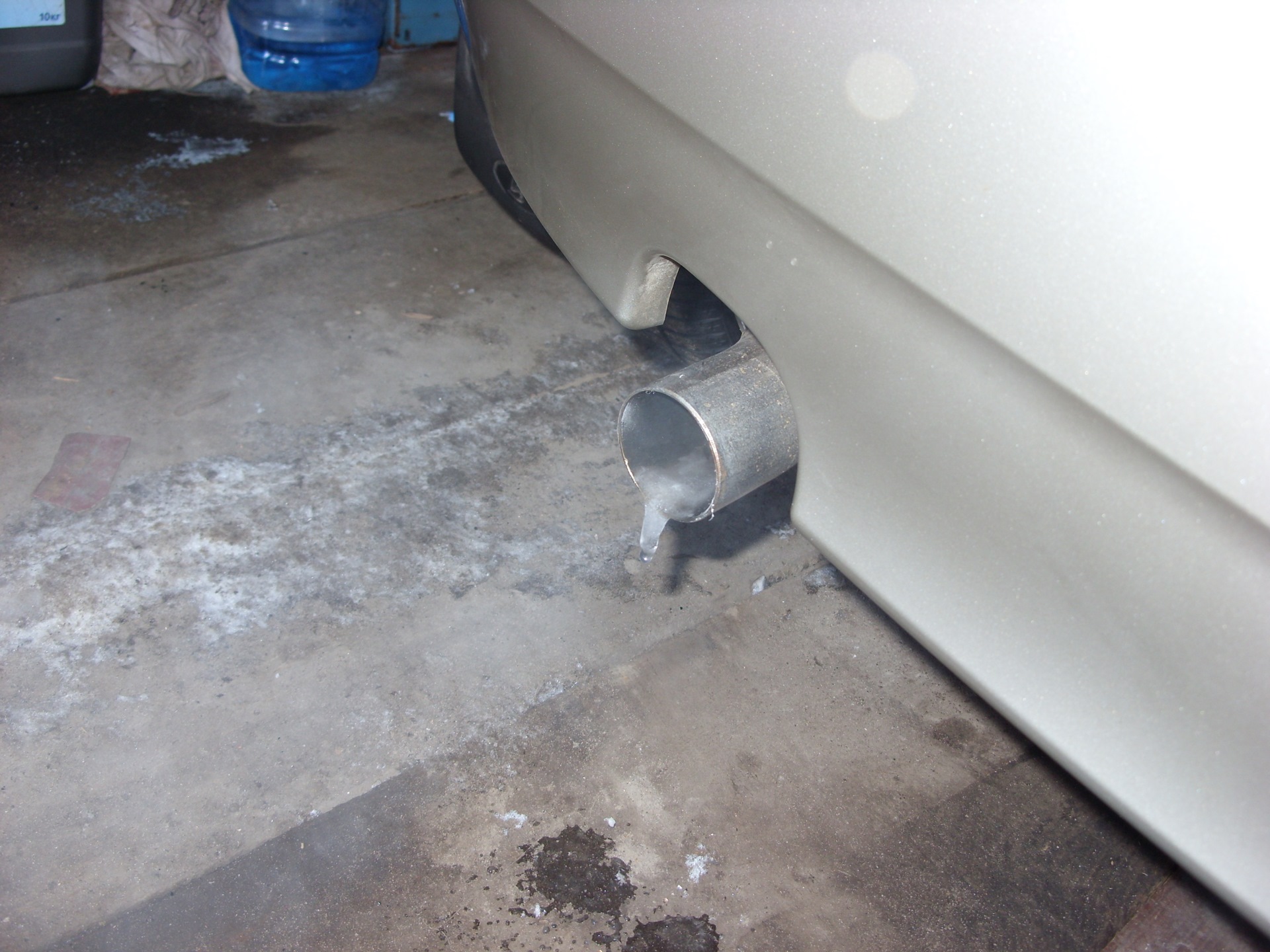 глушитель отверстие для конденсата ваз 15 ка. глушитель ваз 21214 отверстие для конденсата. выхлоп ваз 2109 отверстие для конденсата. отверстие для слива конденсата с глушителя бмв 5 е60. отверстие для конденсата.