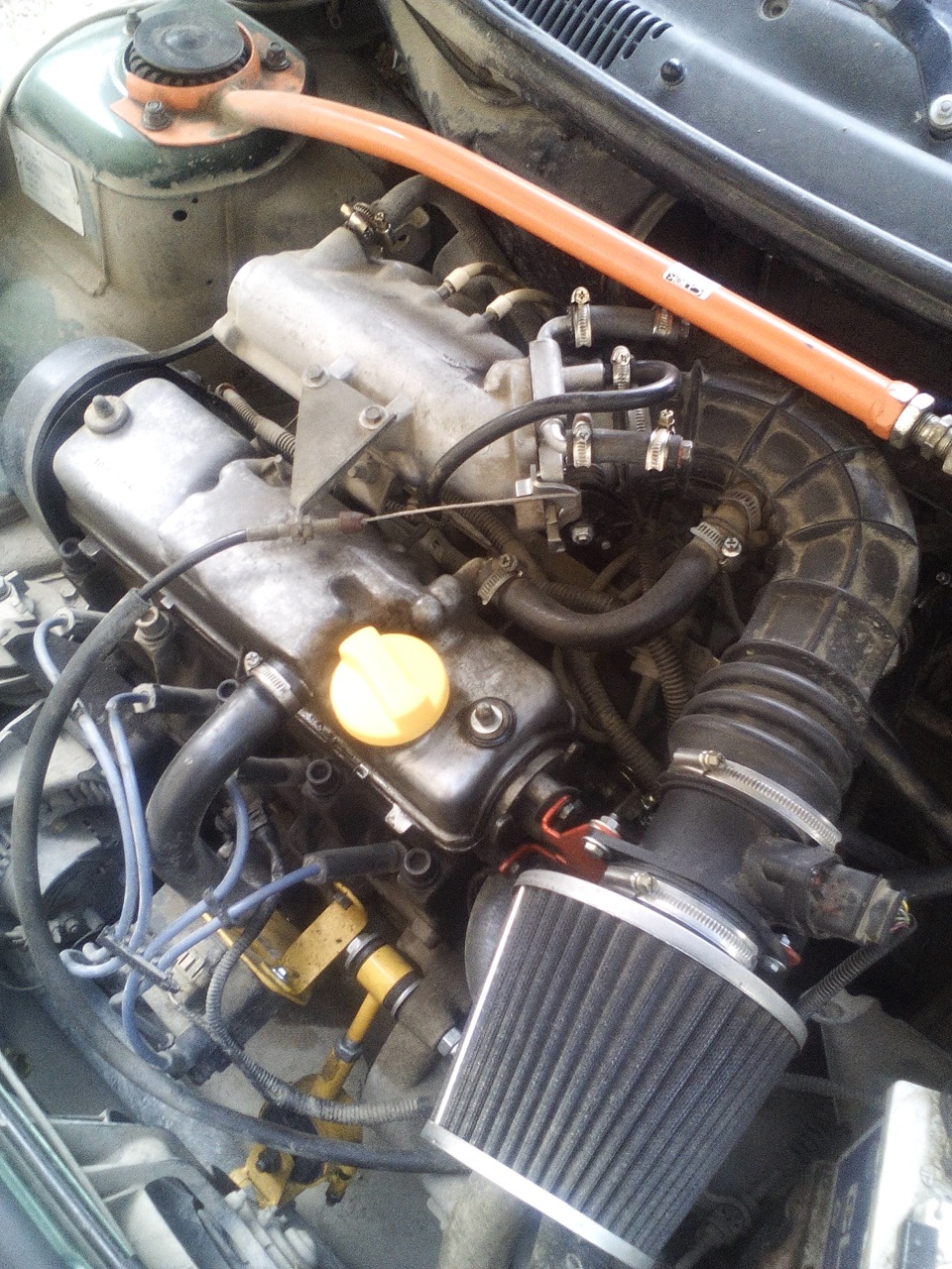 Крышка масло — заливной горловины. Желтая! — Lada 2110, 1,5 л., 2002 ...