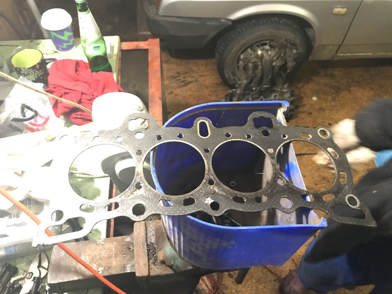 Выдавливает охлаждающую жидкости — Honda Civic (6G), 1,5 л, 1996 года ...