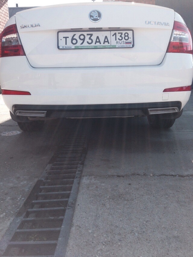 Накладки в бампер — Skoda Octavia A7 Mk3, 1,8 л, 2013 года | аксессуары ...
