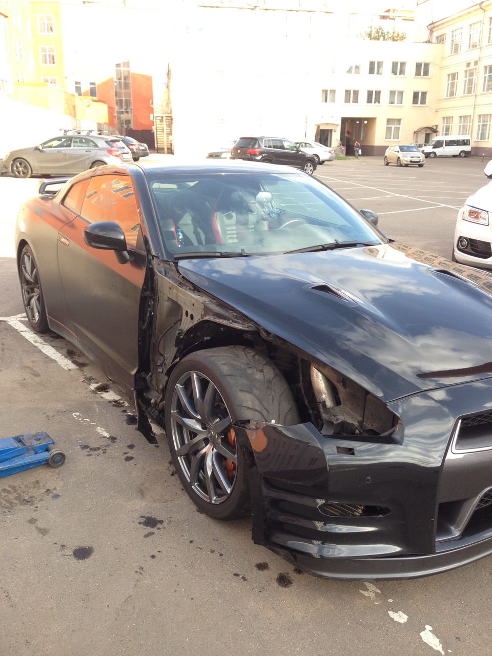 Nissan GT-R — последствия после взрыва колеса — Сообщество «Истории на  Дорогах» на DRIVE2