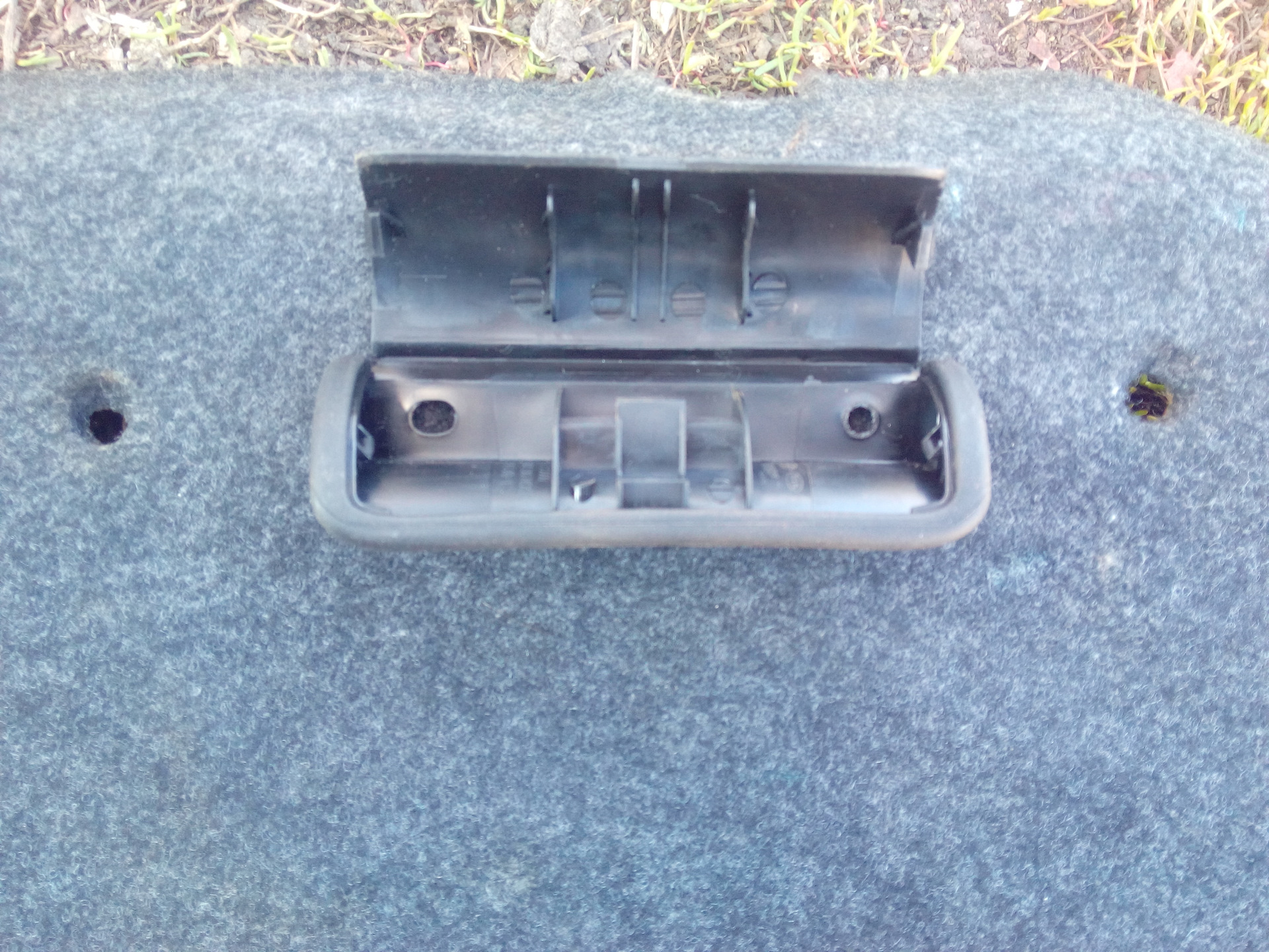 Ручка закрытия багажника на Мазда 3 Манька — Mazda 3 (1G) BK, 1,6 л ...