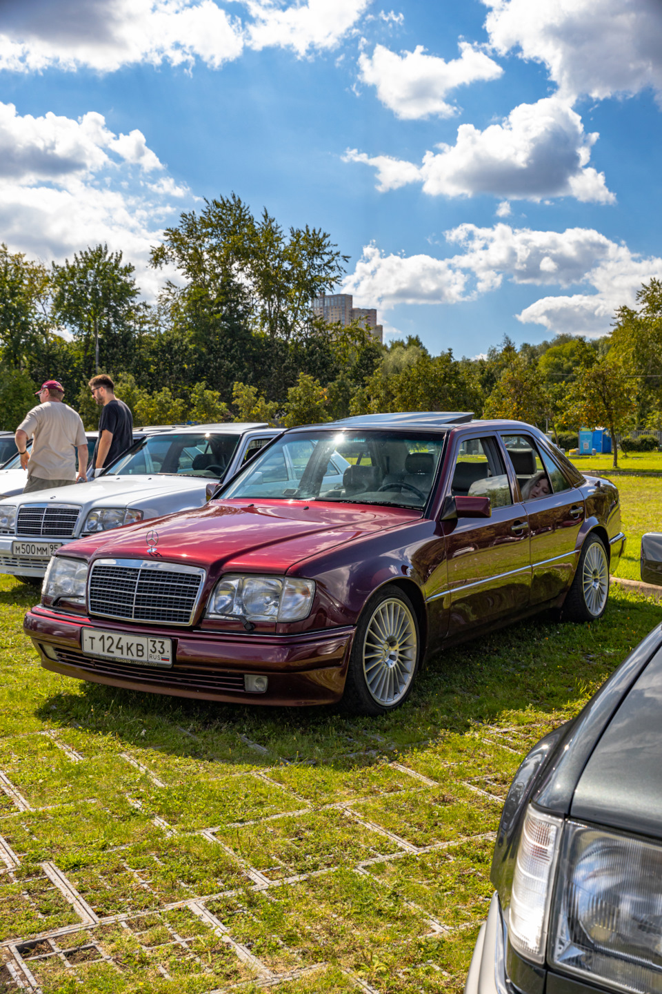 Два красных Mercedes W124 и Серый W124. Часть 10. Редчайшие авто! Моя  фоторабота — Сообщество «Mercedes-Benz Life Style» на DRIVE2