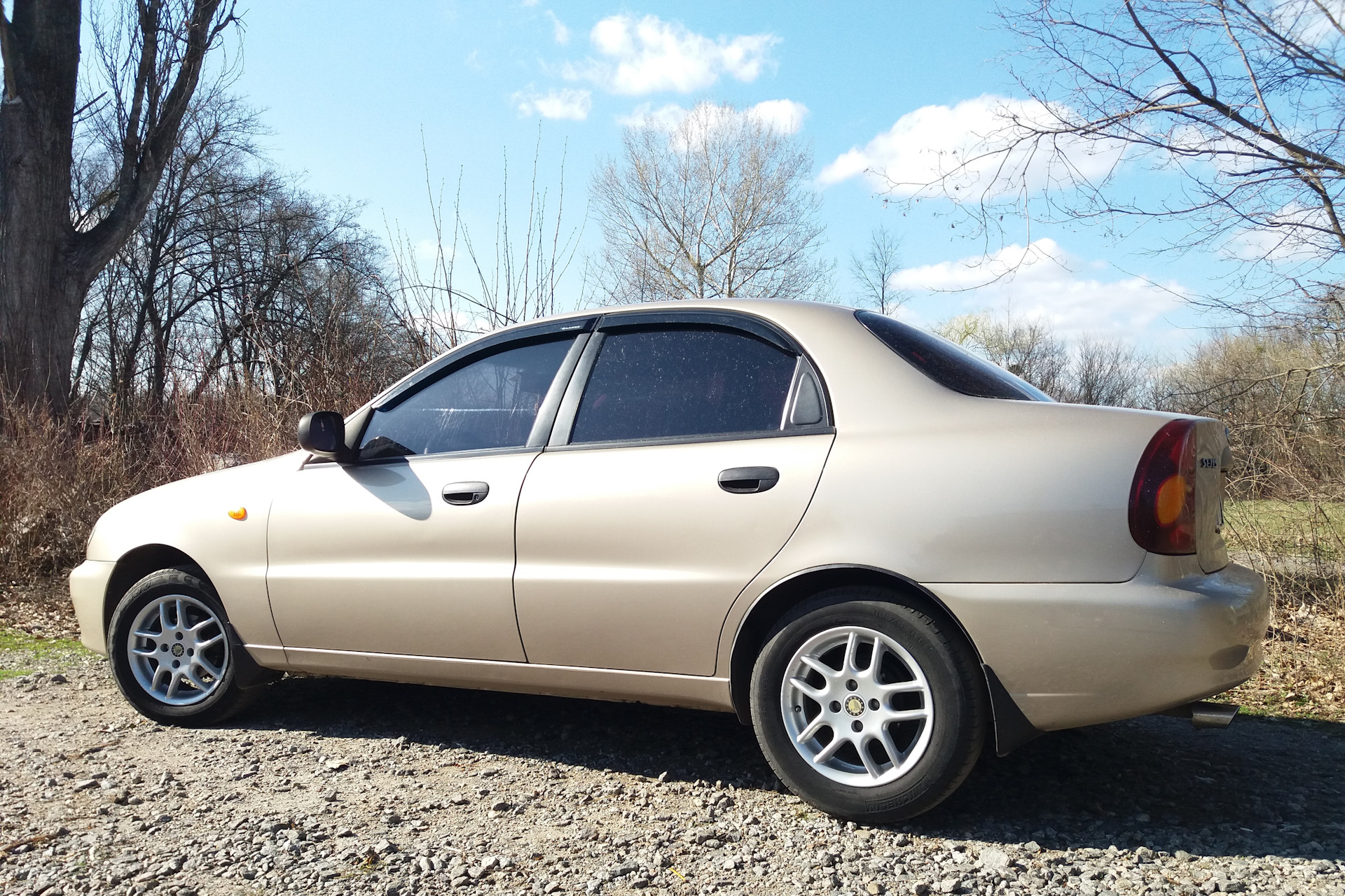 Заз шанс r14. Заз шанс 1. Заз сенс 1. Заз сенс хэтчбек. 3 зелёный.