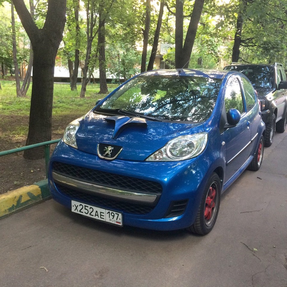 Пежо турбо. Турбо на Пежо 107. Пежо 107 199. Пежо 107 кольцевые. Peugeot 107 с прицепом.