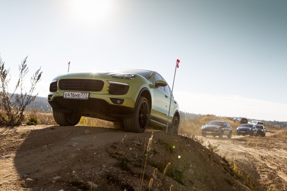 Задай перца Кайену - экстремальная езда на кроссоверах в Porsche Driving Center