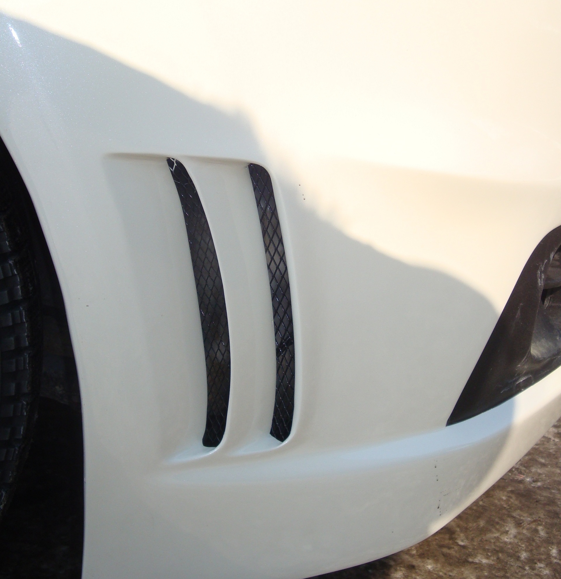 Жабры на бампер. Воздухозаборник на крыло. Жабры milotec octavia a4. Жабры на бампер передний. Жабры на бампер.