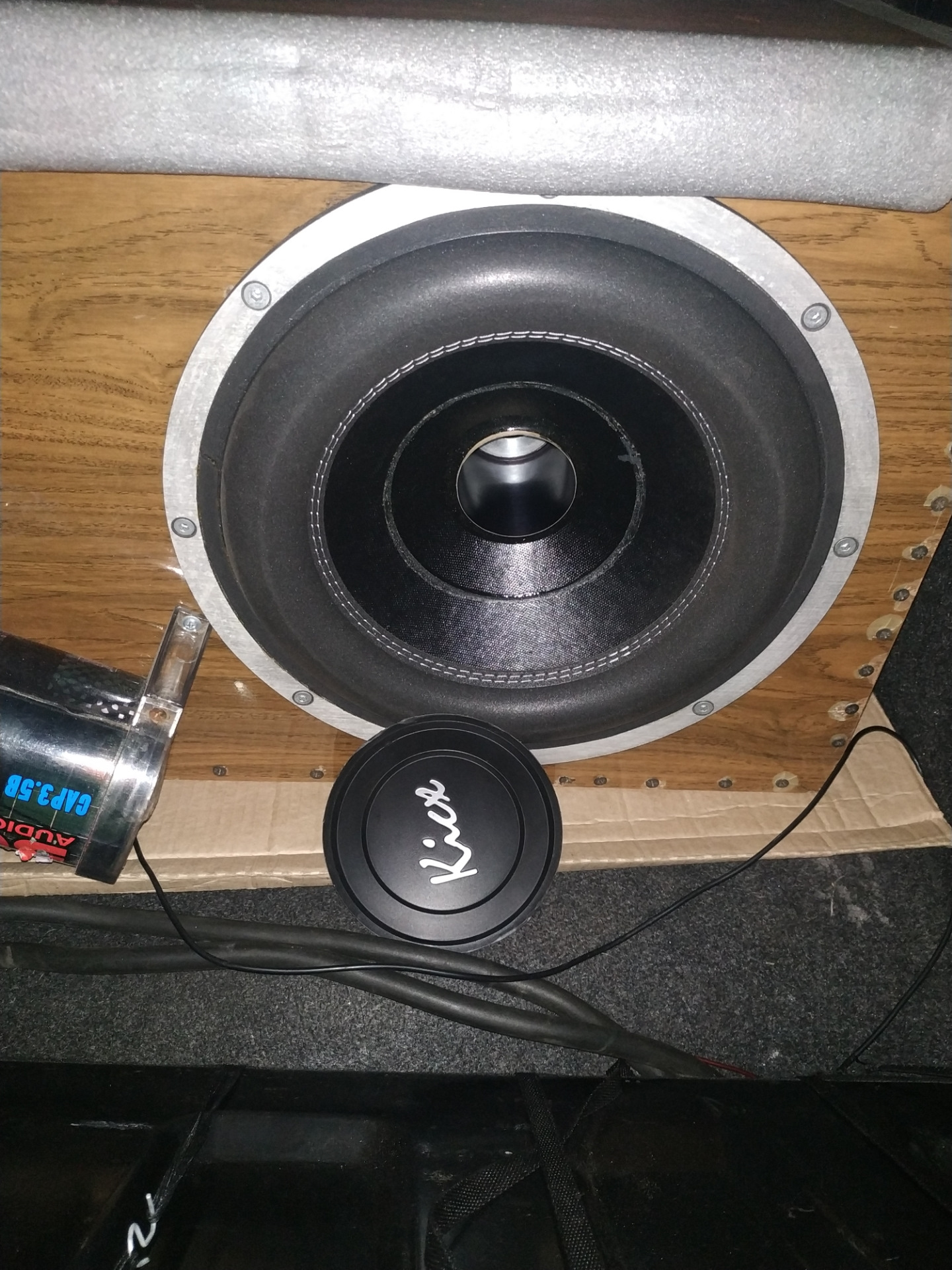 Дурка мем. С головы сорвал мем. Колпак сорвало. Кто потерял колпак. С оловы сораал ветримой.