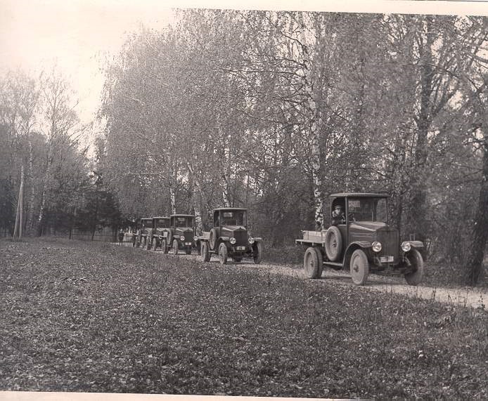 Первый 15. Грузовик АМО-ф15. АМО-Ф-15 1924. АМО-Ф-15 грузовой автомобиль история. АМО Ф-15 автопробег.