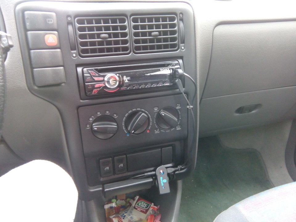 Динамики blaupunkt и порядок на панели — Volkswagen Polo Hatchback Mk3 ...