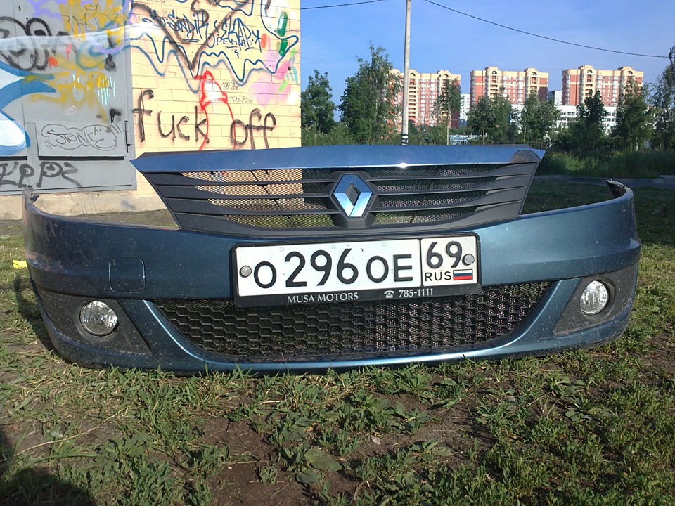 Как снять решетку бампера рено логан Установка защитной сетки на радиатор кондея - Renault Logan (1G), 1,6 л, 2011 го