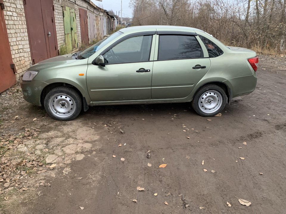 Переобулся — Lada Гранта, 1,6 л, 2013 года | колёсные диски | DRIVE2