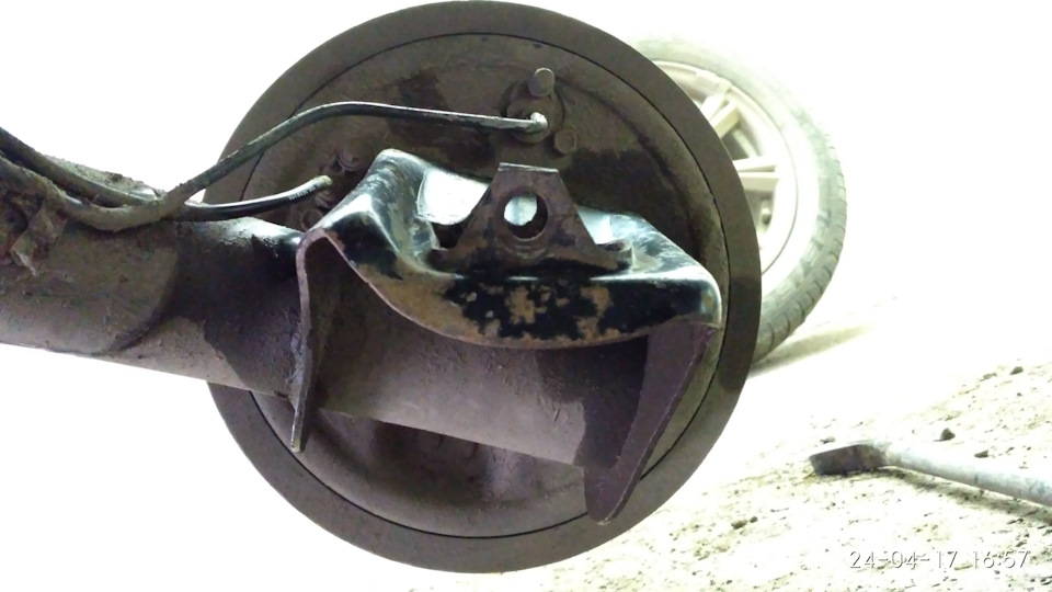 Боли пост: погнутые кронштейны, треснутые лонжероны… :'( — Lada Приора ...