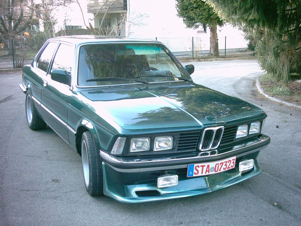 BMW 323i e30