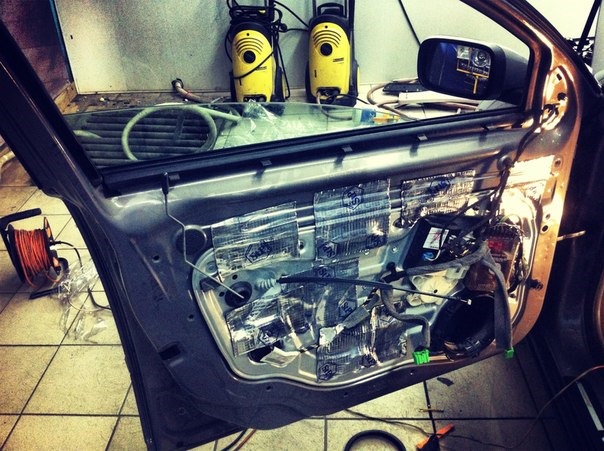 Volvo s40, шумка + 2 усилка + саб — InAuto74 на DRIVE2