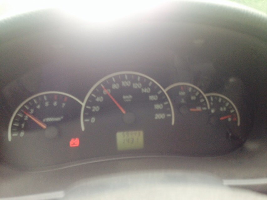 Загорелся значок аккум — Lada Приора хэтчбек, 1,6 л, 2009 года ...