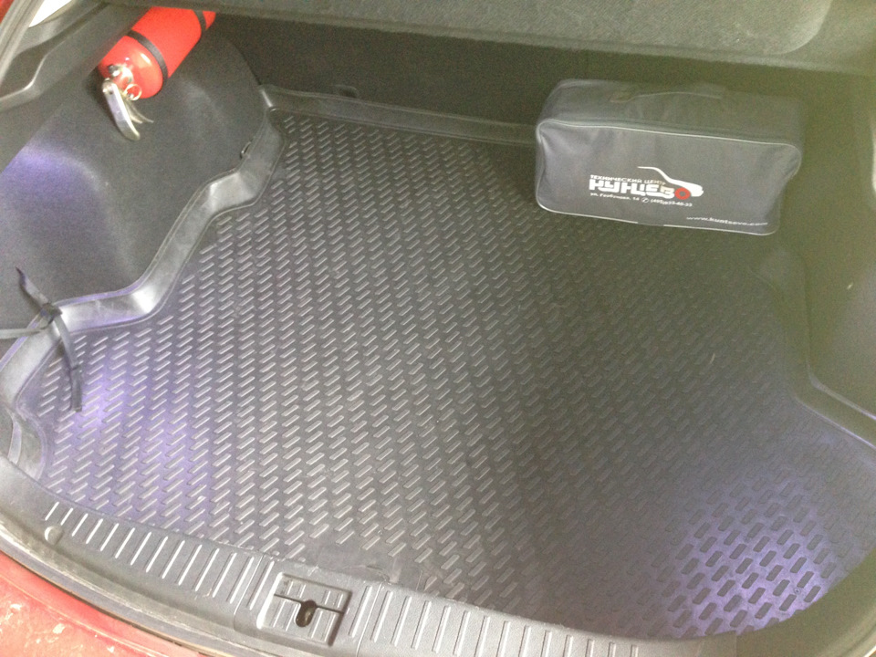 Держатель для огнетушителя и подсветка богажника — Mazda 6 (2G), 2 л ...