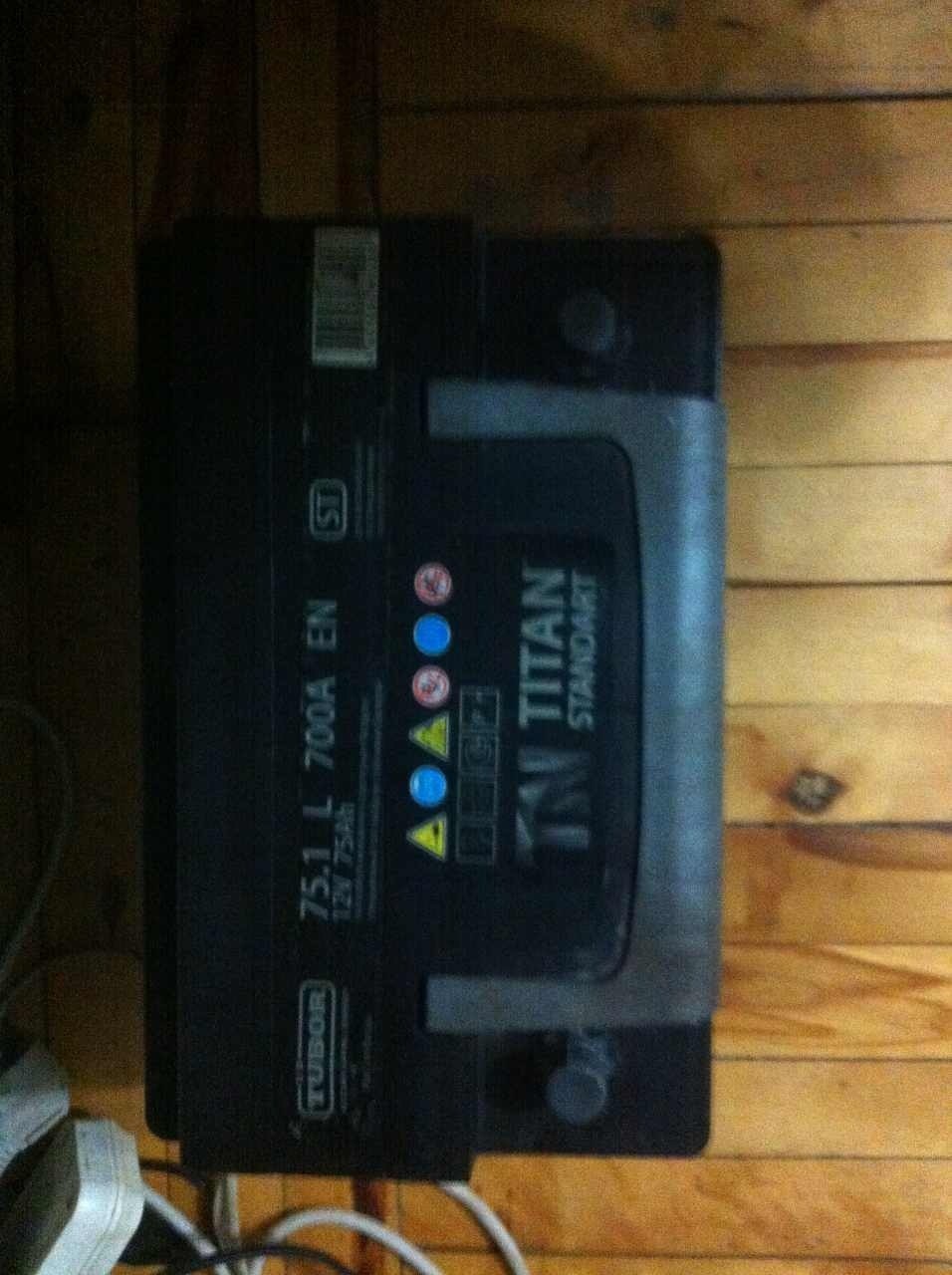 Поменял аккумулятор — ГАЗ 3110, 2,5 л, 1997 года | запчасти | DRIVE2