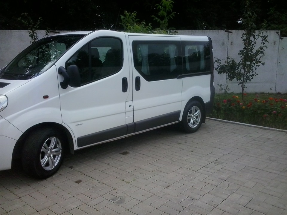 Виваро армения. Opel Vivaro 2008. Opel Vivaro l3 белый 202. Опель Виваро 1997-. Опель Виваро 2006 белый.