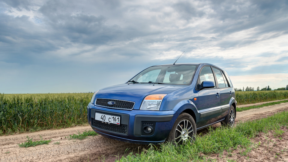 Форд фьюжн отзывы владельцев. Форд Фьюжн на гусеницах. Bush Ford Fusion 1.6 2013.