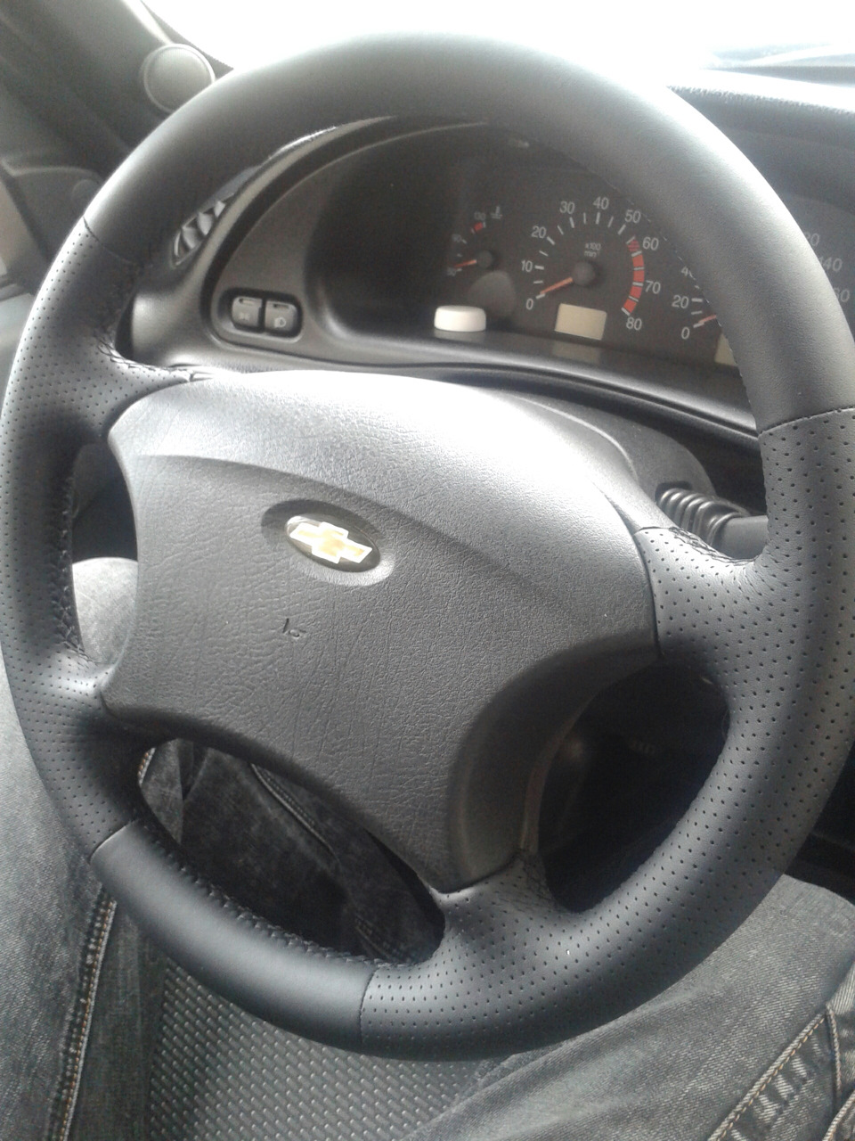 Хвастулька! Кожа на руле! — Chevrolet Niva, 1,7 л, 2003 года | другое ...