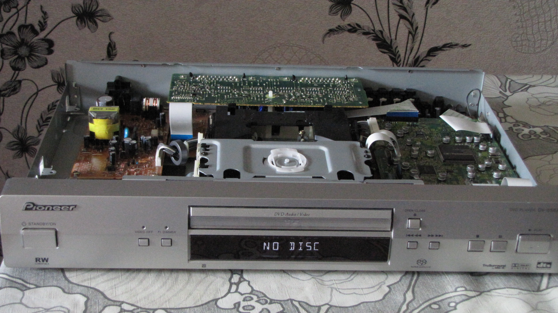 Fsdss 656. Pioneer DV 656a. Pioneer DV-565a. DVD-проигрыватель Pioneer DV-656a.