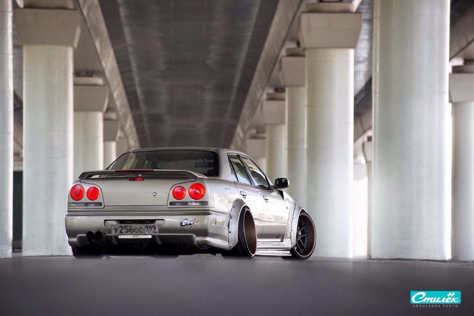 Nissan Skyline hr34