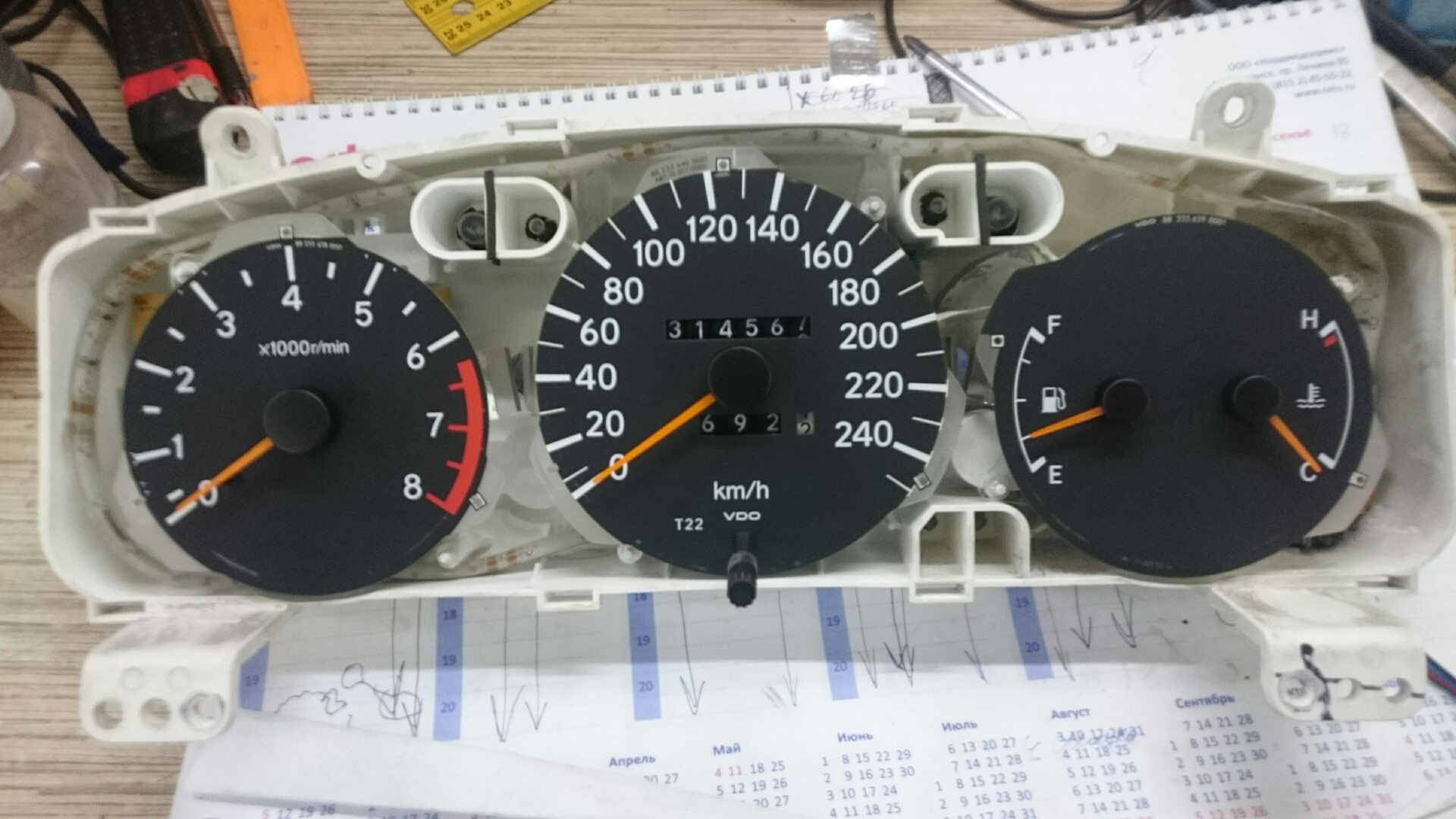 Пищит приборная панель. Toyota Carina приборная панель. Toyota Carina e панель приборов.