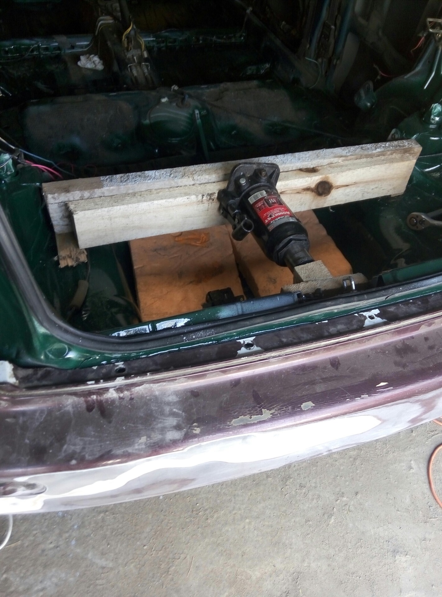 Вытяжка лонжерона на стапеле. Вытяжка кузова своими руками. Вытягиваем кузов своими руками. Ремонт кузова автомобиля на стапеле. Вытягиваем кузов своими руками.