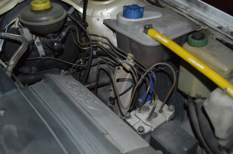 Запах антифриза в салоне и замена патрубков охлаждения — Audi 100 (C4 ...