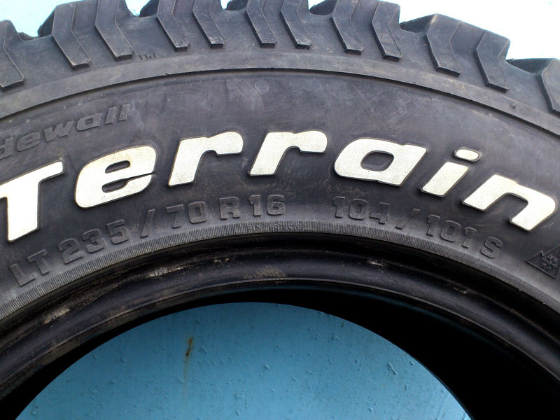 ГУДРИЧ AT 235/70 R16 — Suzuki Vitara XL7, 2,7 л, 2003 года | шины | DRIVE2