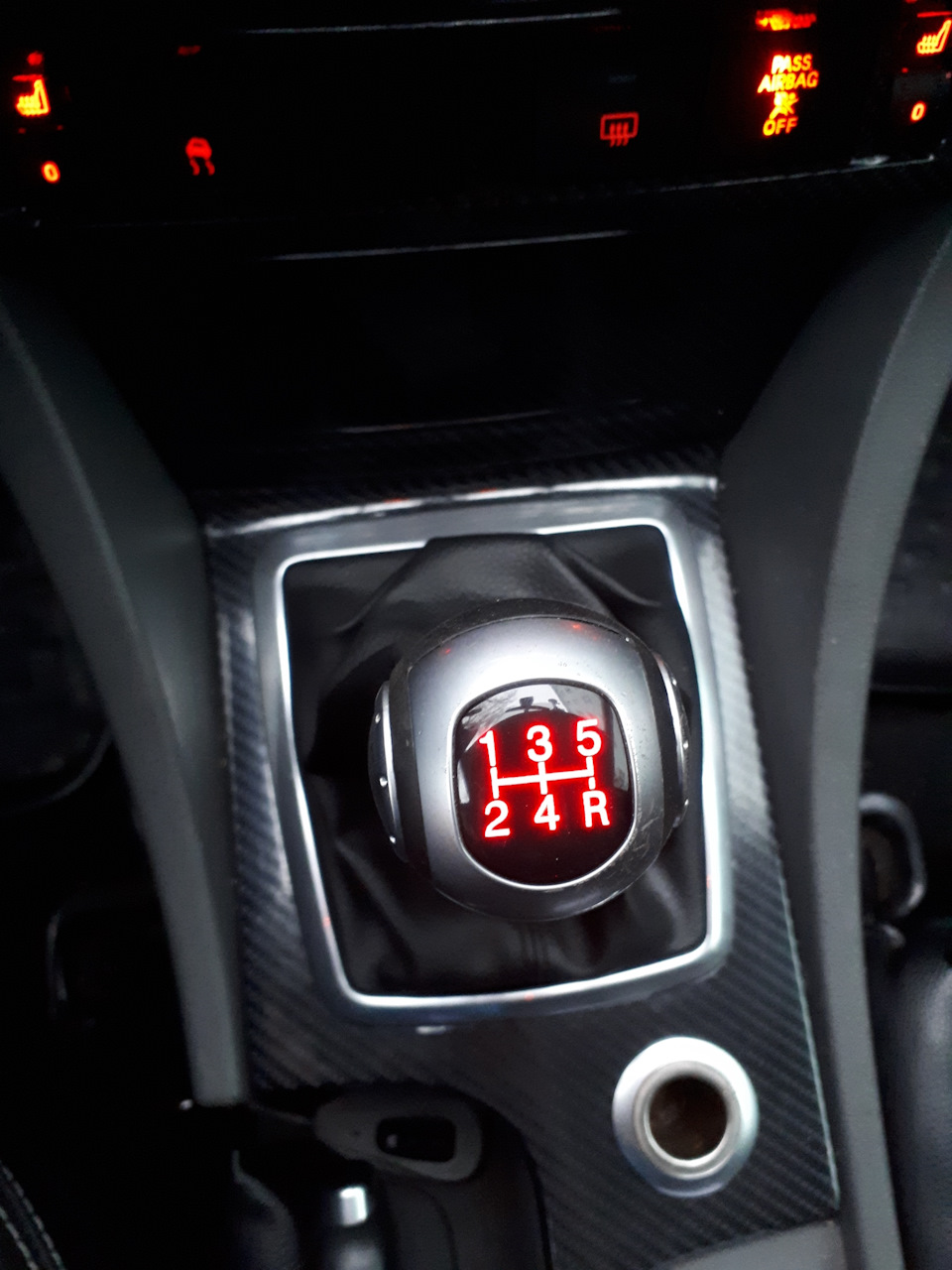 Ручечка с подсветосиком. — Ford Focus Sedan II, 2 л, 2008 года ...